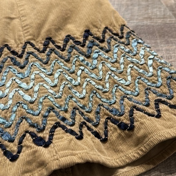 Boden khaki tan brown corduroy skirt with blue Rick rack detail size 8 - Picture 10 of 10